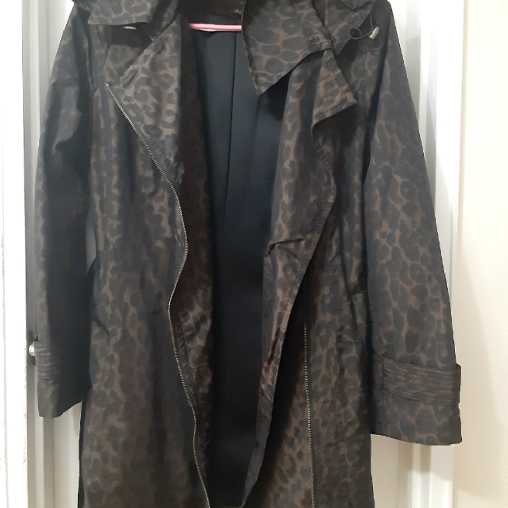 Anne Klein light trench coat
